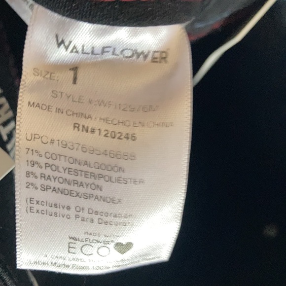 Wallflower ultra fit crop black cuffed jean ultra stretch ultra soft size 1 / 25 - Picture 17 of 17
